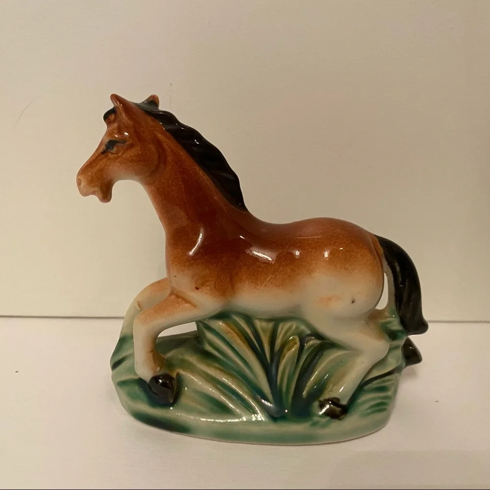 HORSE FIGURINE FIGURE CHINA PORCELAIN BROWN GREEN VINTAGE EQUINE HOME ACCENT